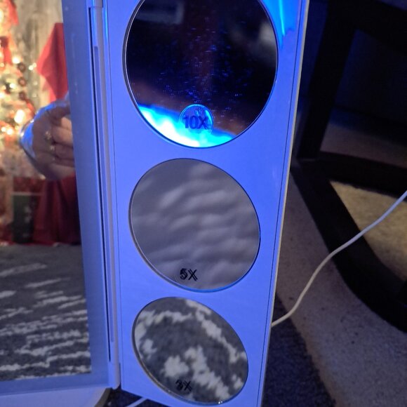 Lighted 360 Mirror- 10X - Picture 5 of 8